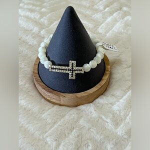 🆕 Mother of Pearl bracelet, 7” 8mm beads